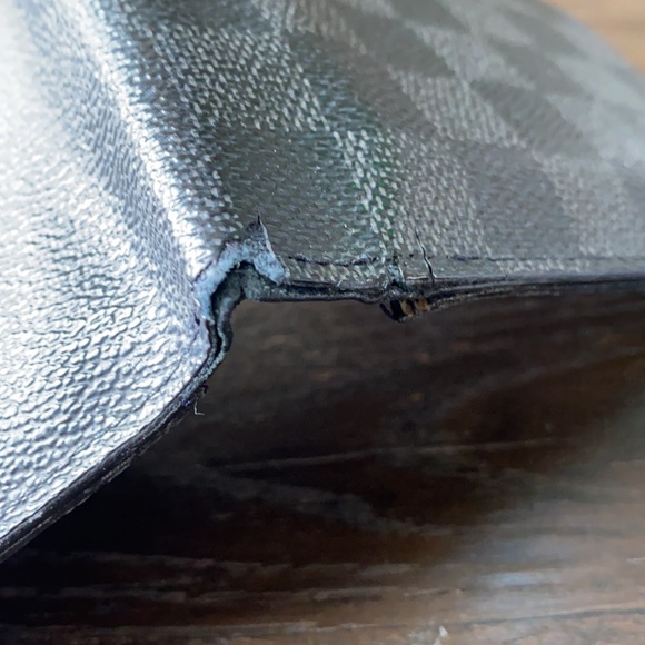 Authentic Louis Vuitton Damier Graphite Wallet - Picture 8 of 12